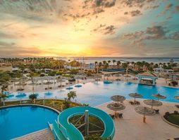 CORAL SEA HOLIDAY RESORT